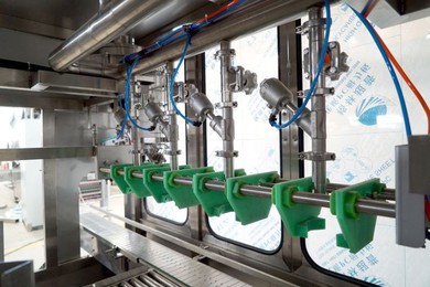 Automatic Liquid Filling Machine