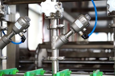 Automatic Liquid Filling Machine